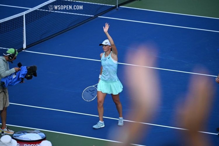 江苏女足近 江苏女足近